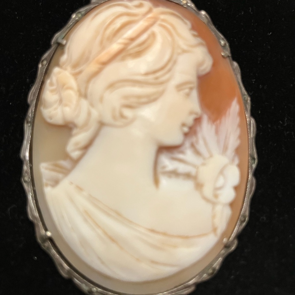 STERLING SILVER CARVED SHELL VICTORIAN CAMEO BROOCH